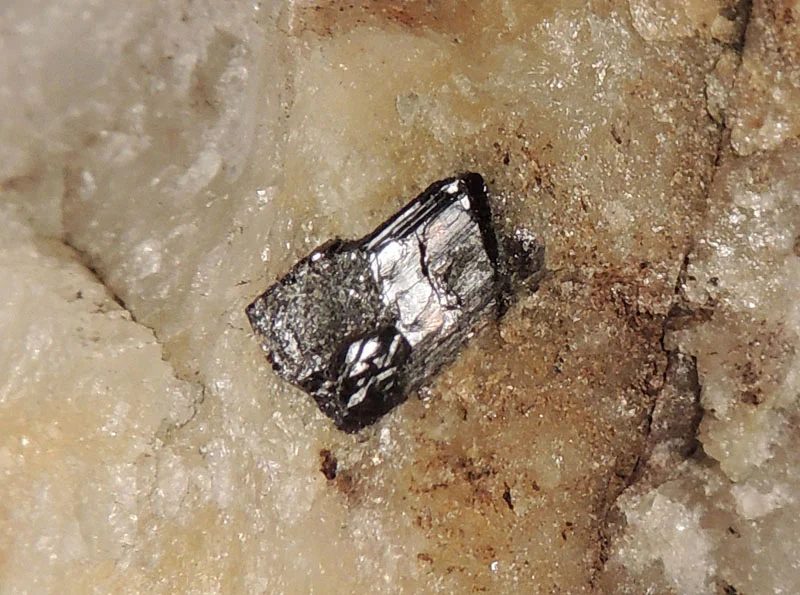 Mineral photo of Rutile from locality Vejprty, Czech Republic