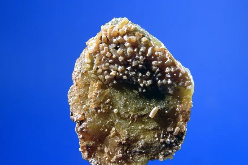 Stolzite