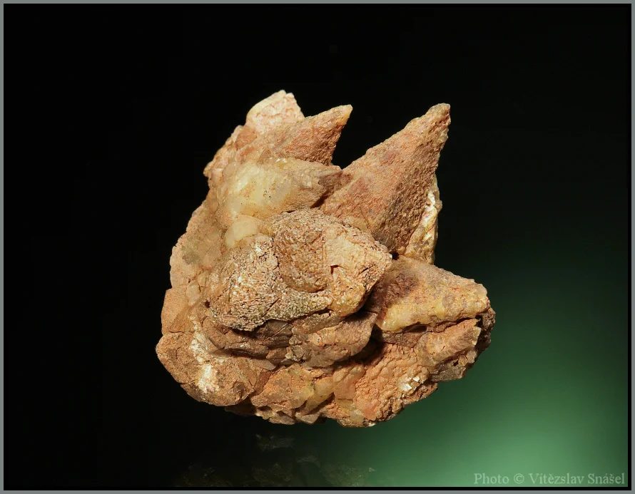 Mineral photo of Calcite from locality Dřínová, Czech Republic