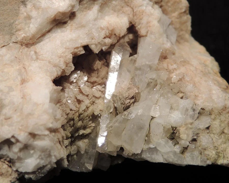 Dolomite, Quartz