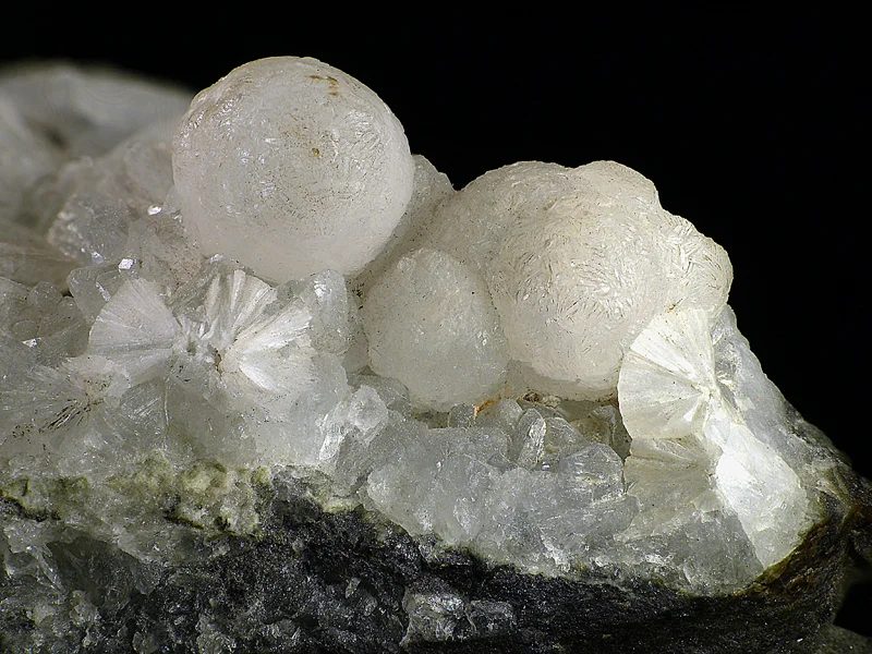 Apophyllite, Zeophyllite