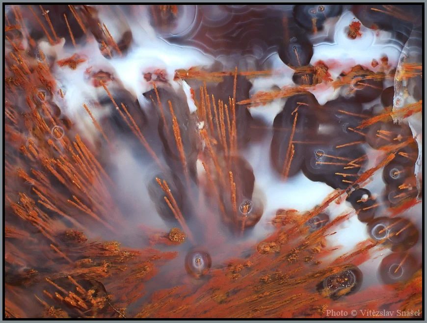 Mineral photo of Agate from locality Železnice, Czech Republic