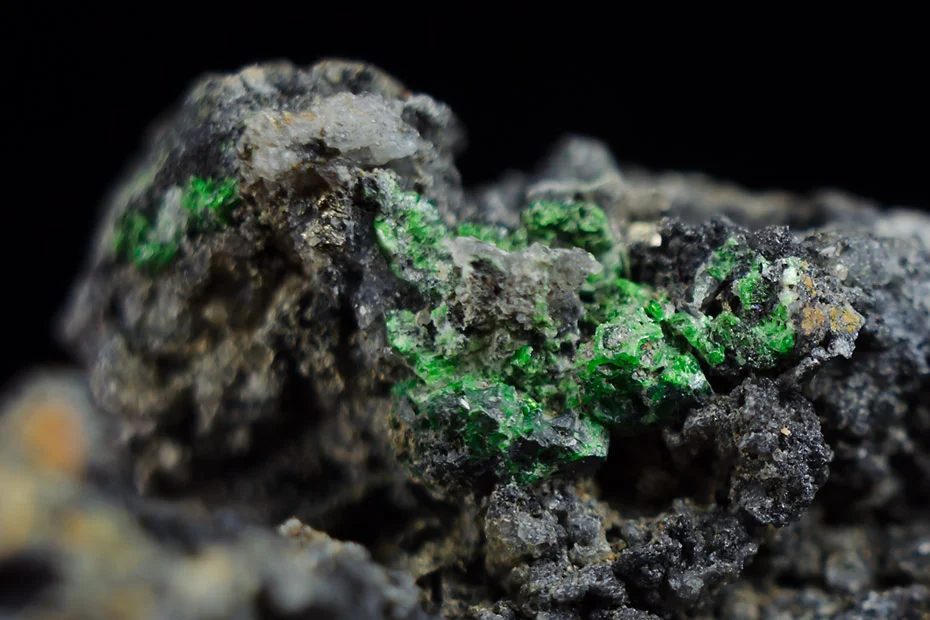 Goldmanite