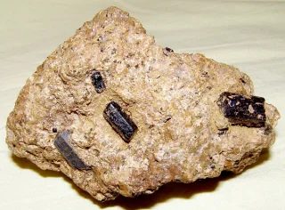 Augite, Oxykaersutite