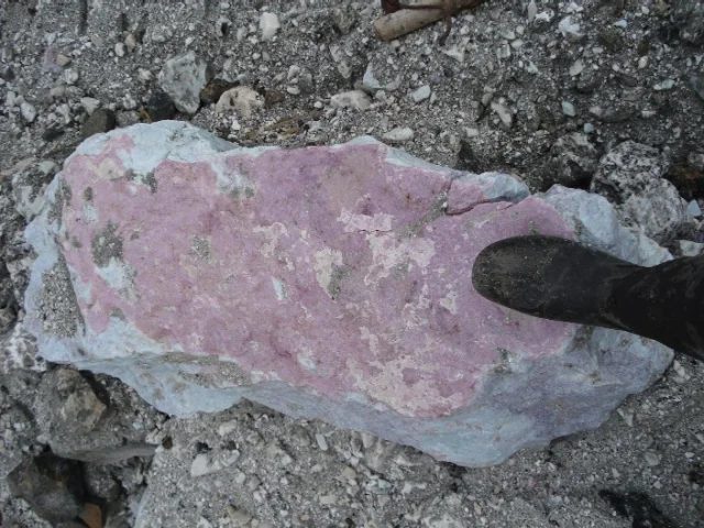 Mineral photo of Elbaite (var. rubellite) from locality Malkhan, Russia