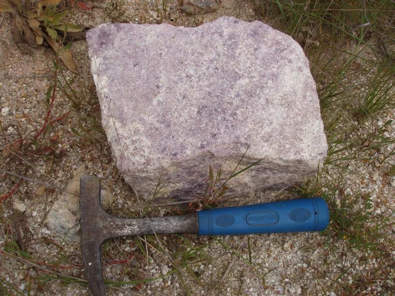 Mineral photo of Lepidolite from locality Gonçalo - Seixo Amarelo (Guarda), Portugal
