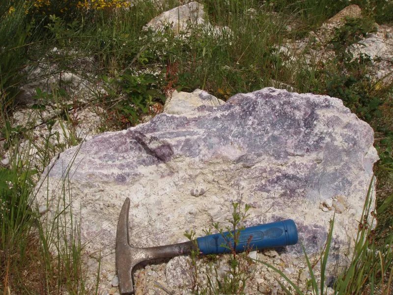 Mineral photo of Lepidolite from locality Gonçalo - Seixo Amarelo (Guarda), Portugal