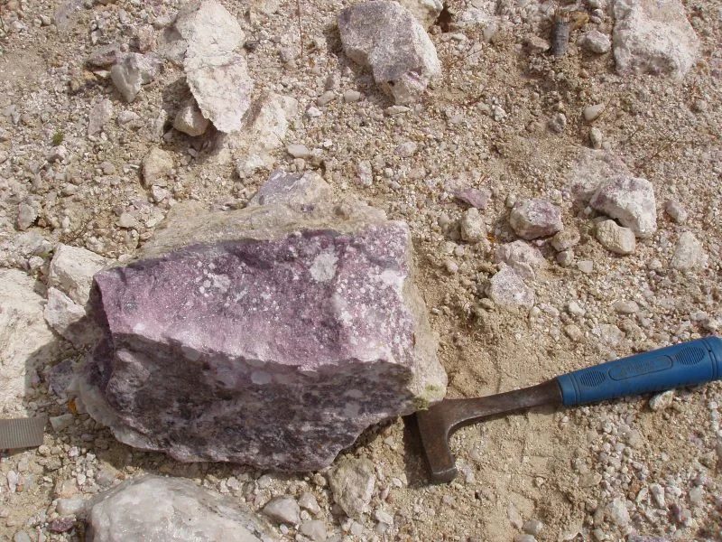 Mineral photo of Lepidolite from locality Gonçalo - Seixo Amarelo (Guarda), Portugal
