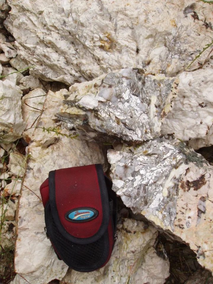 Mineral photo of Muscovite from locality Pereña - Puente Moncha, Salamanca, Castile and Leon, Spain