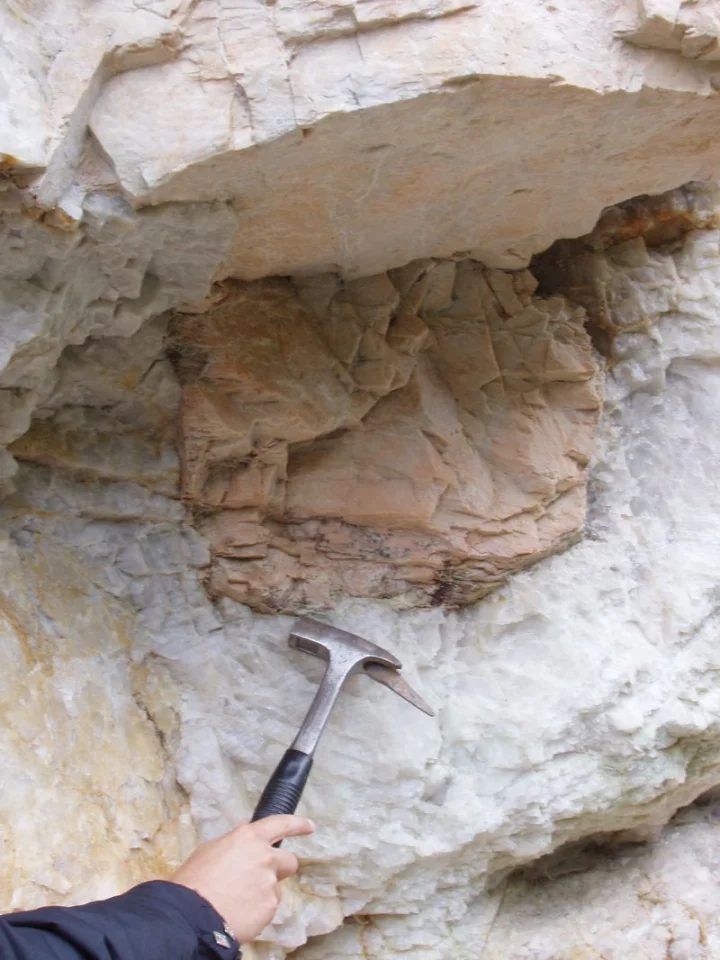 Mineral photo of Orthoclase from locality Pereña - Puente Moncha, Salamanca, Castile and Leon, Spain
