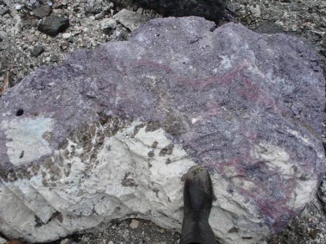Trilithionite