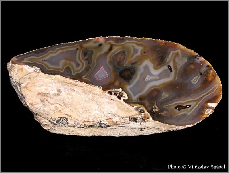 Mineral photo of Agate from locality Rio Grande do Sul, Brazil