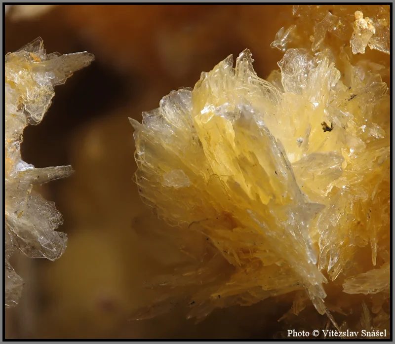 Mineral photo of Alunogen from locality Dubník, Slovakia