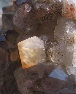 Mineral photo of Calcite from locality Doubravice, Czech Republic