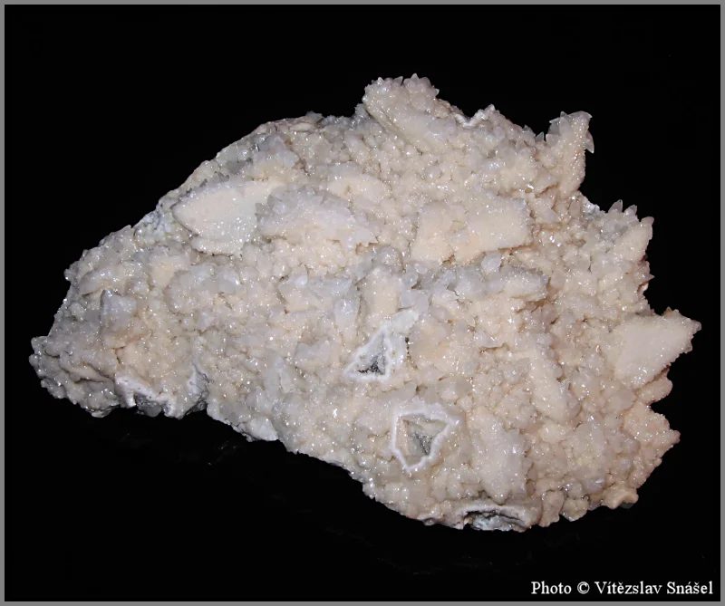 Mineral photo of Calcite, Calcite (var. manganoan calcite) from locality Cavnic, Romania