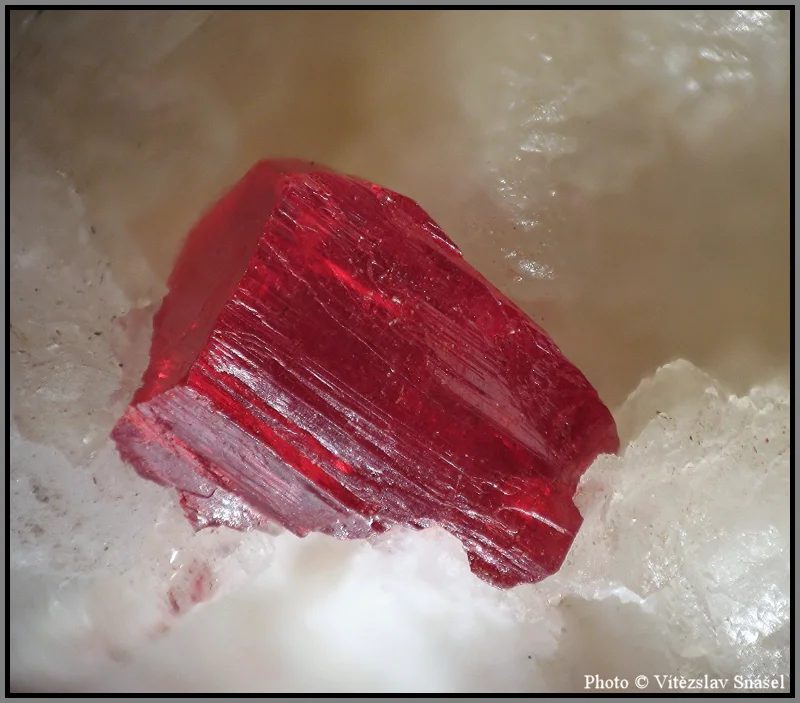 Mineral photo of Cinnabar from locality Tongren, China