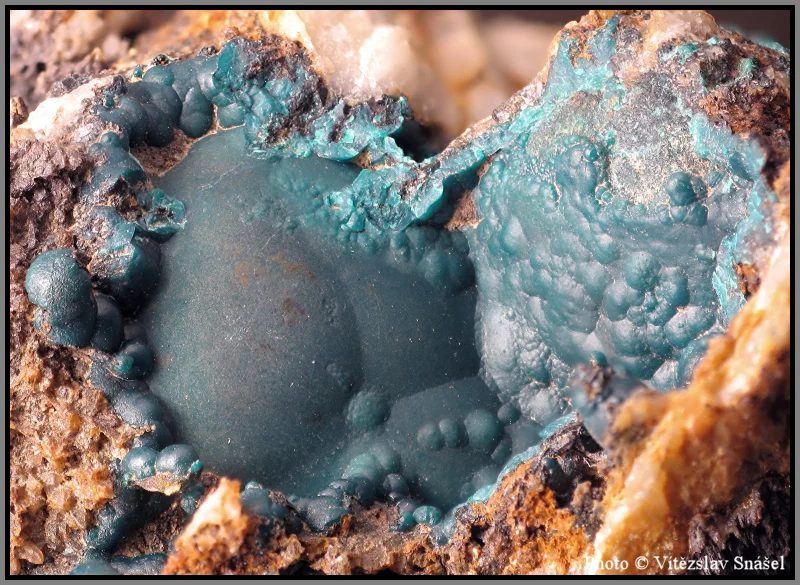 Mineral photo of Pseudomalachite from locality Lubietová, Slovakia