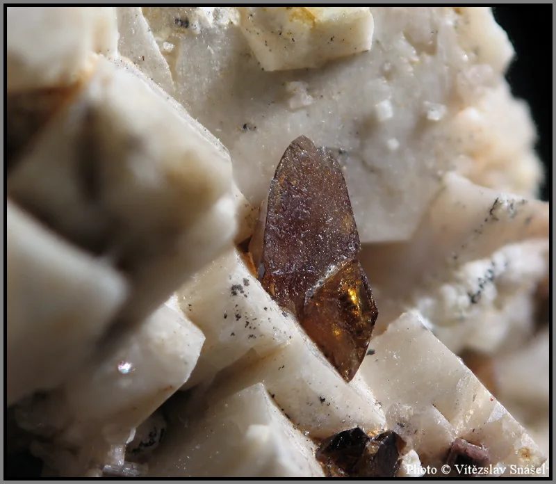 Mineral photo of Titanite from locality Imilchil, Morocco
