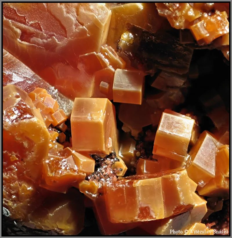 Mineral photo of Vanadinite from locality Mibladen, Morocco