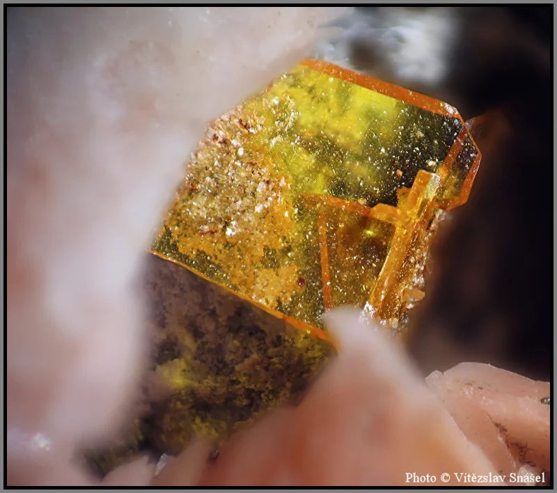 Mineral photo of Wulfenite from locality Mibladen, Morocco