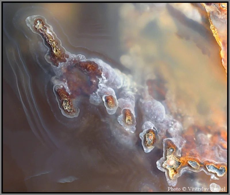 Mineral photo of Agate from locality Morcinov, Czech Republic