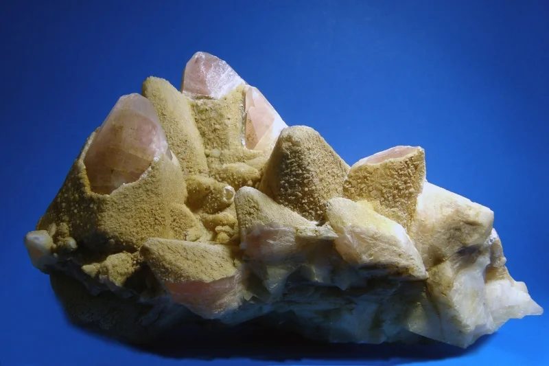 Mineral photo of Calcite from locality Koněprusy, Czech Republic