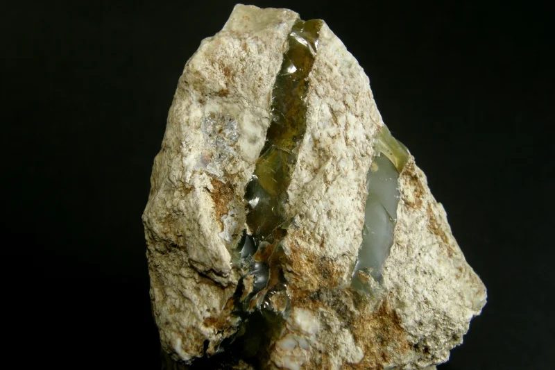 Mineral photo of Opal from locality Bohouškovice, Czech Republic