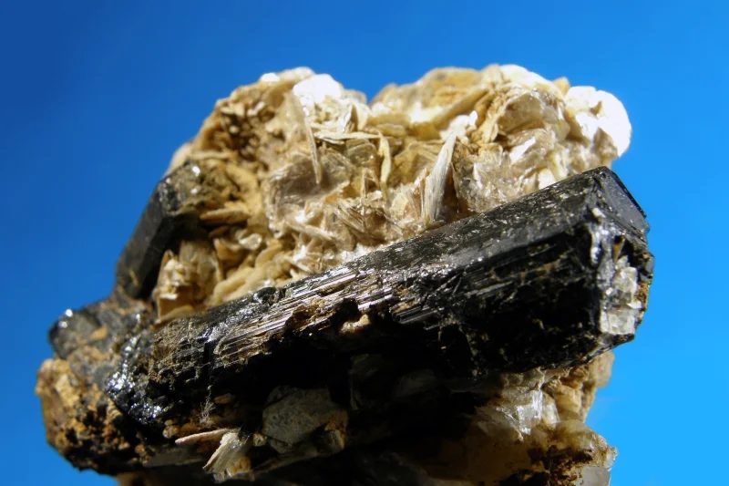 Mineral photo of Schorl from locality Březnice u Bechyně, Czech Republic