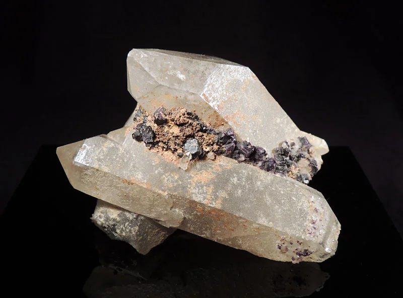 Mineral photo of Fluorite, Quartz from locality Krásno, Czech Republic