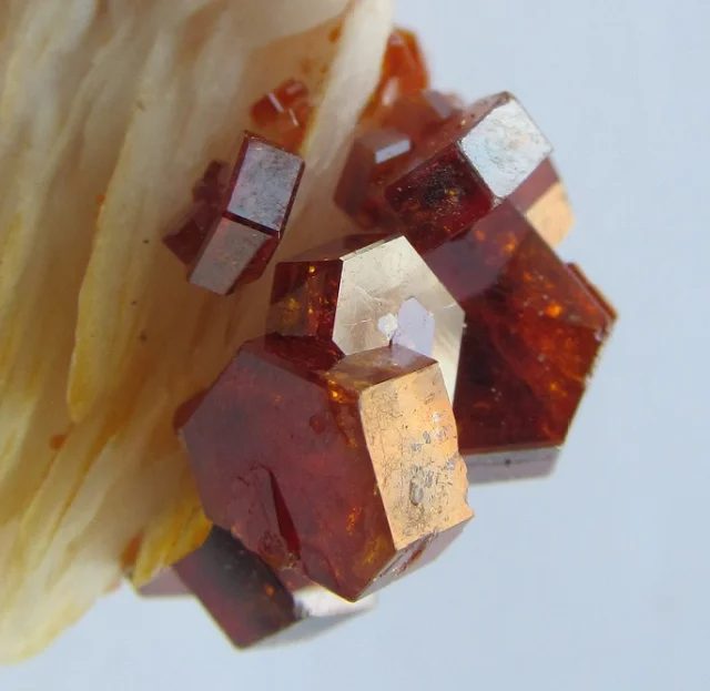 Mineral photo of Vanadinite from locality Mibladen, Morocco