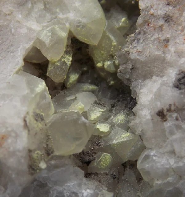 Betpakdalite