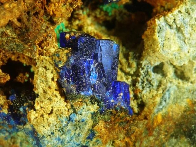 Mineral photo of Linarite from locality Zlaté Hory, Czech Republic
