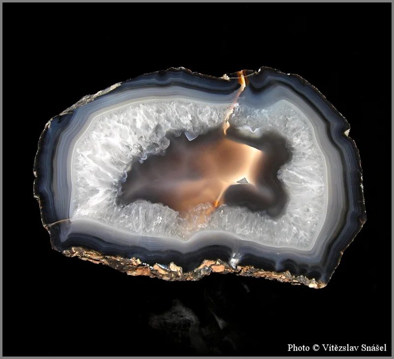 Mineral photo of Agate from locality Rio Grande do Sul, Brazil