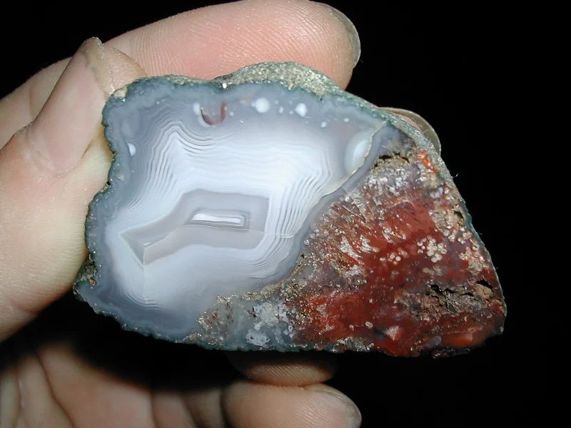 Mineral photo of Agate from locality Morcinov, Czech Republic
