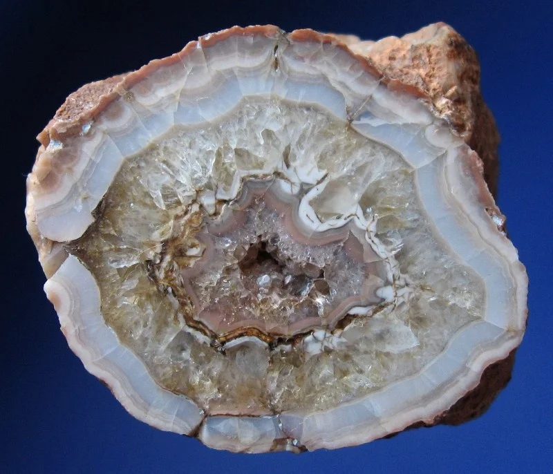 Mineral photo of Agate from locality Studenec, Czech Republic