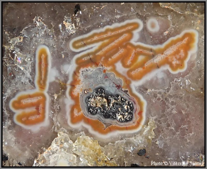 Mineral photo of Agate from locality Horní Halže, Czech Republic