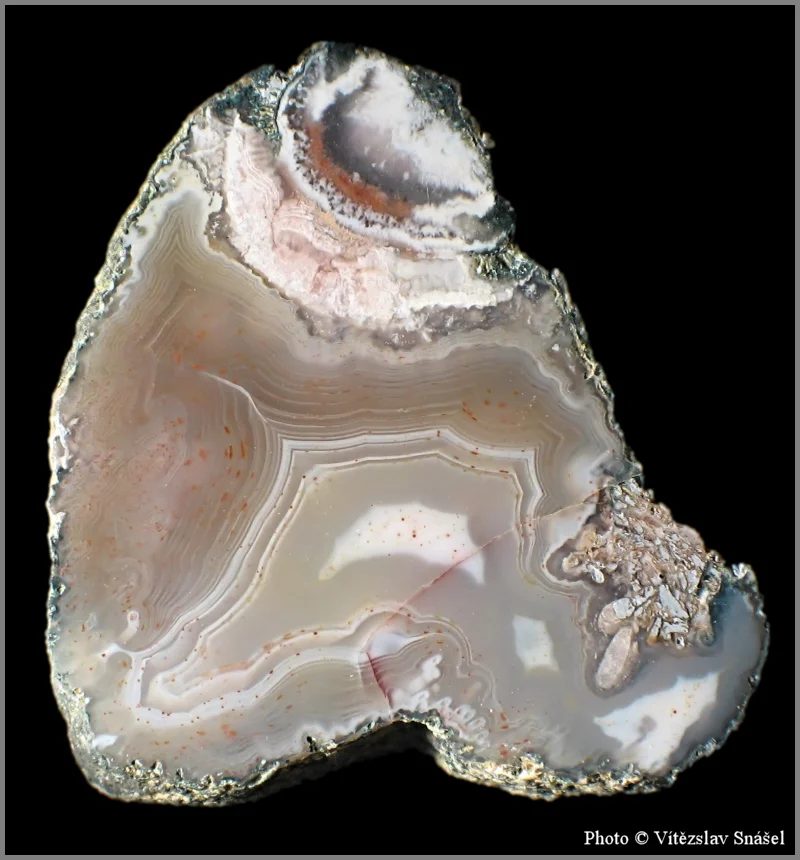 Mineral photo of Agate from locality Studenec, Czech Republic