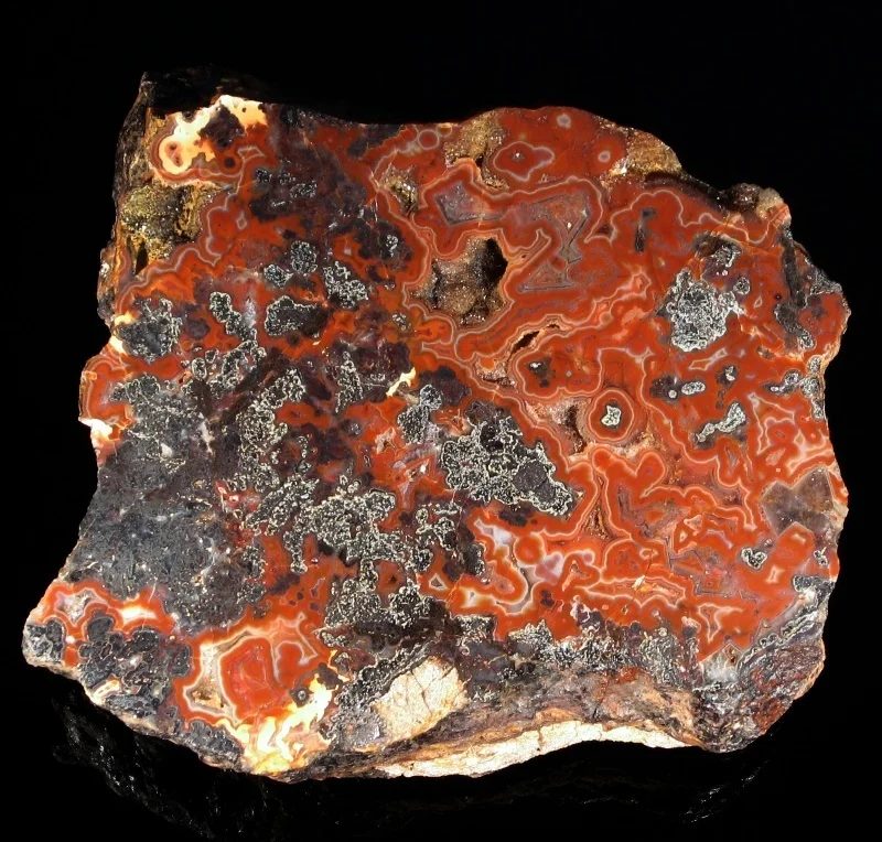 Mineral photo of Hematite, Agate from locality Horní Halže, Czech Republic