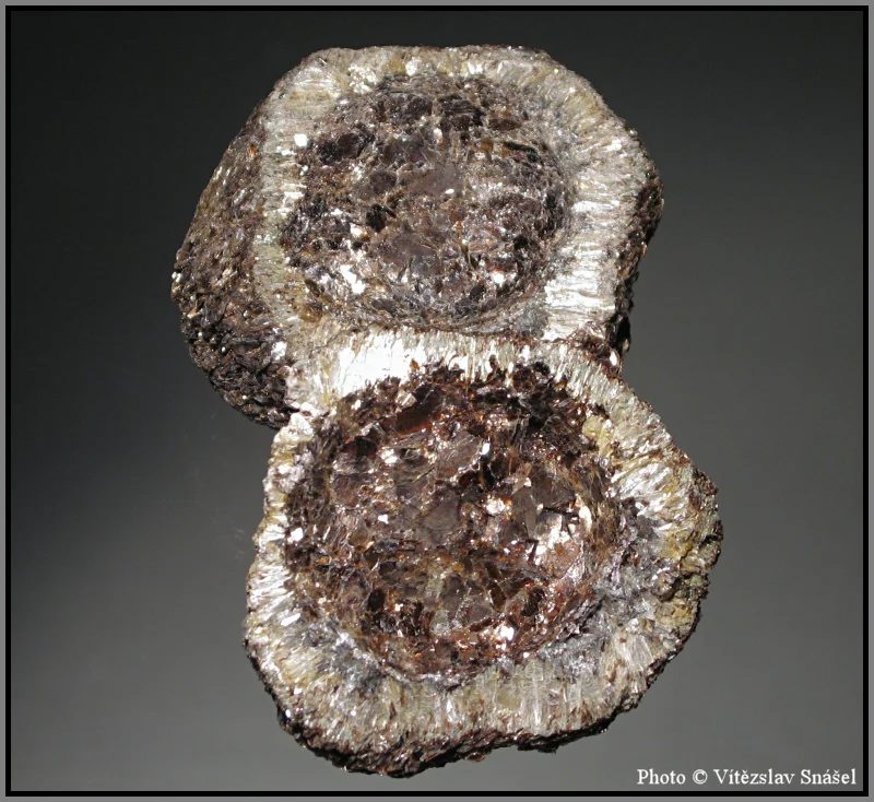 Anthophyllite, Phlogopite