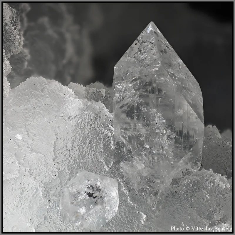 Mineral photo of Apophyllite, Prehnite from locality Poonah, India