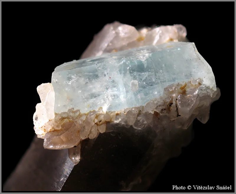 Mineral photo of Beryl (var. aquamarine), Quartz from locality Hutag Ull Ord, Mongolia