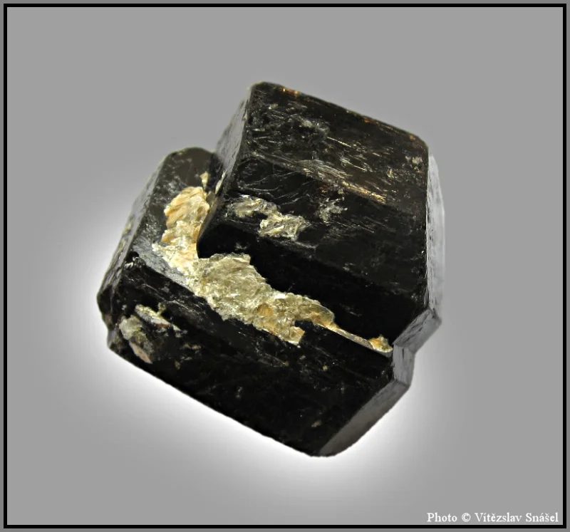 Dravite