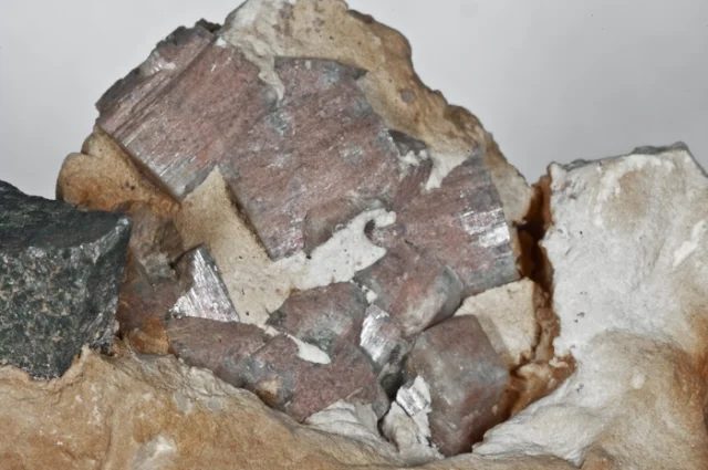 Fluorapatite