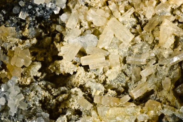 Mineral photo of Pyromorphite from locality Oloví, Czech Republic