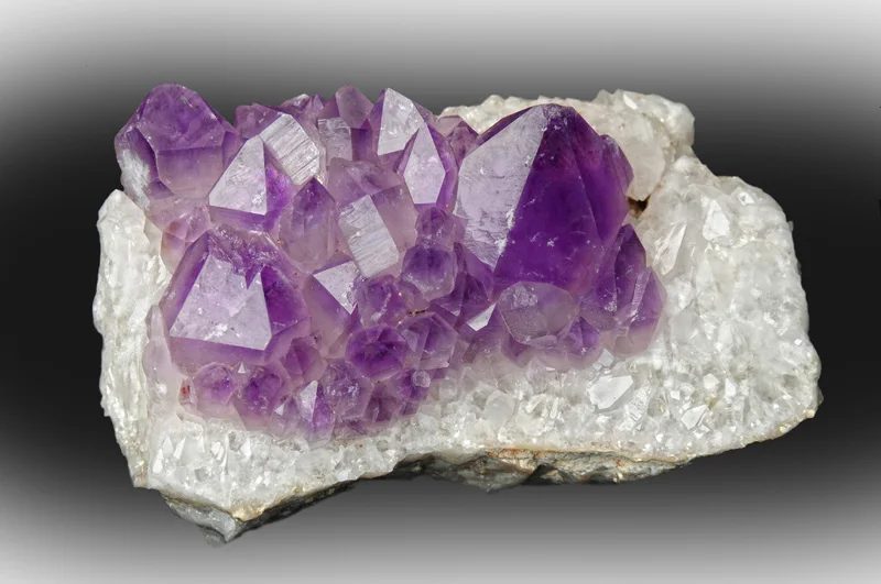 Mineral photo of Quartz (var. amethyst) from locality Oxford County, Maine, United States of America