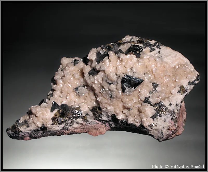 Mineral photo of Dolomite, Tetrahedrite from locality Cavnic, Romania