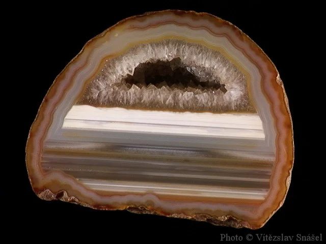 Mineral photo of Agate from locality Rio Grande do Sul, Brazil