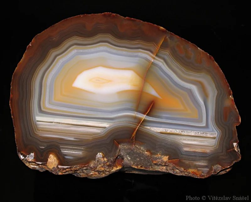 Mineral photo of Agate from locality Rio Grande do Sul, Brazil