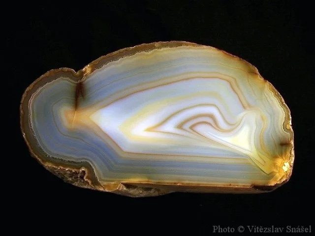Mineral photo of Agate from locality Rio Grande do Sul, Brazil