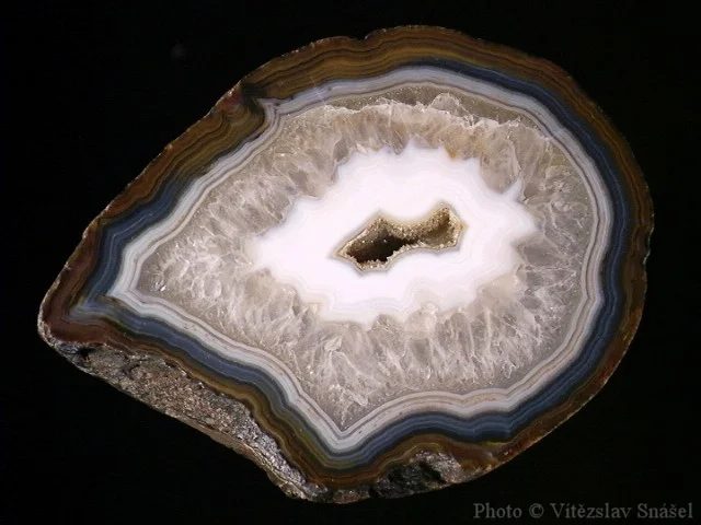 Mineral photo of Agate from locality Rio Grande do Sul, Brazil